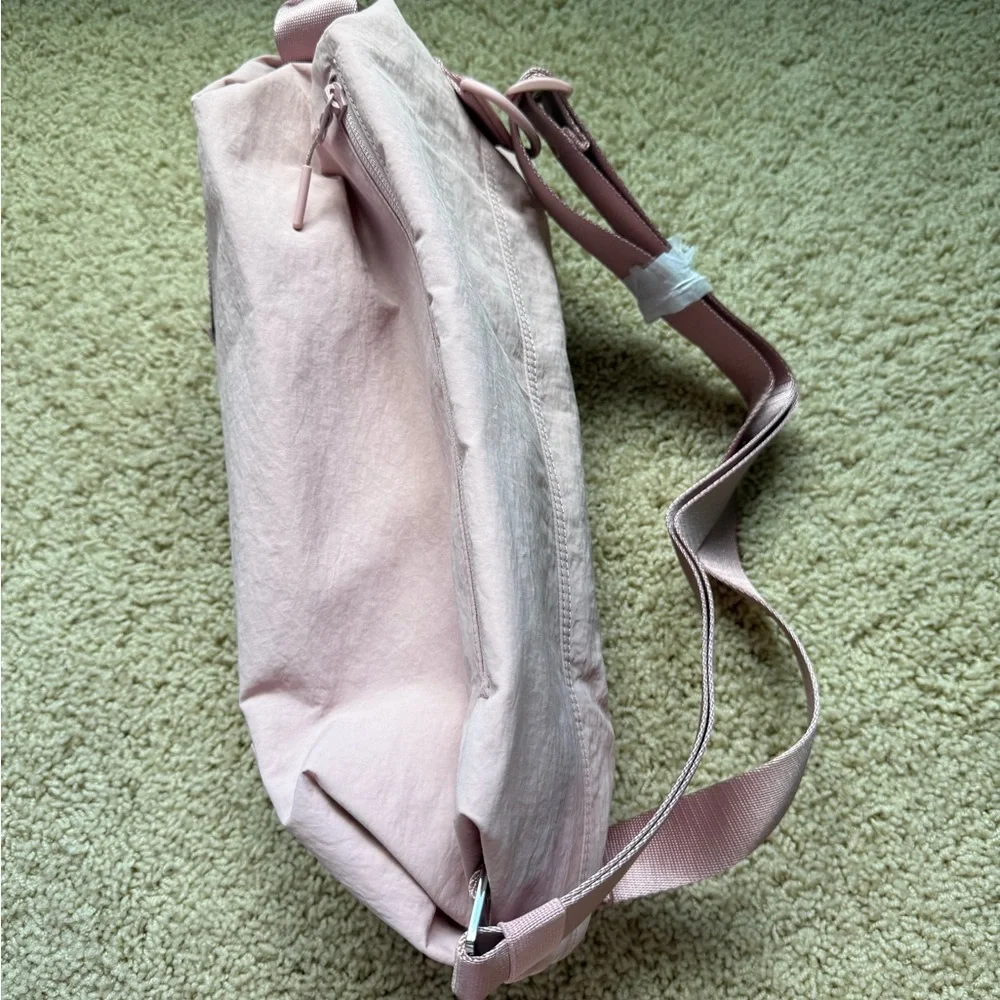 Lululemon Athletica Fast Track Bag 2.0 Pink Haze
